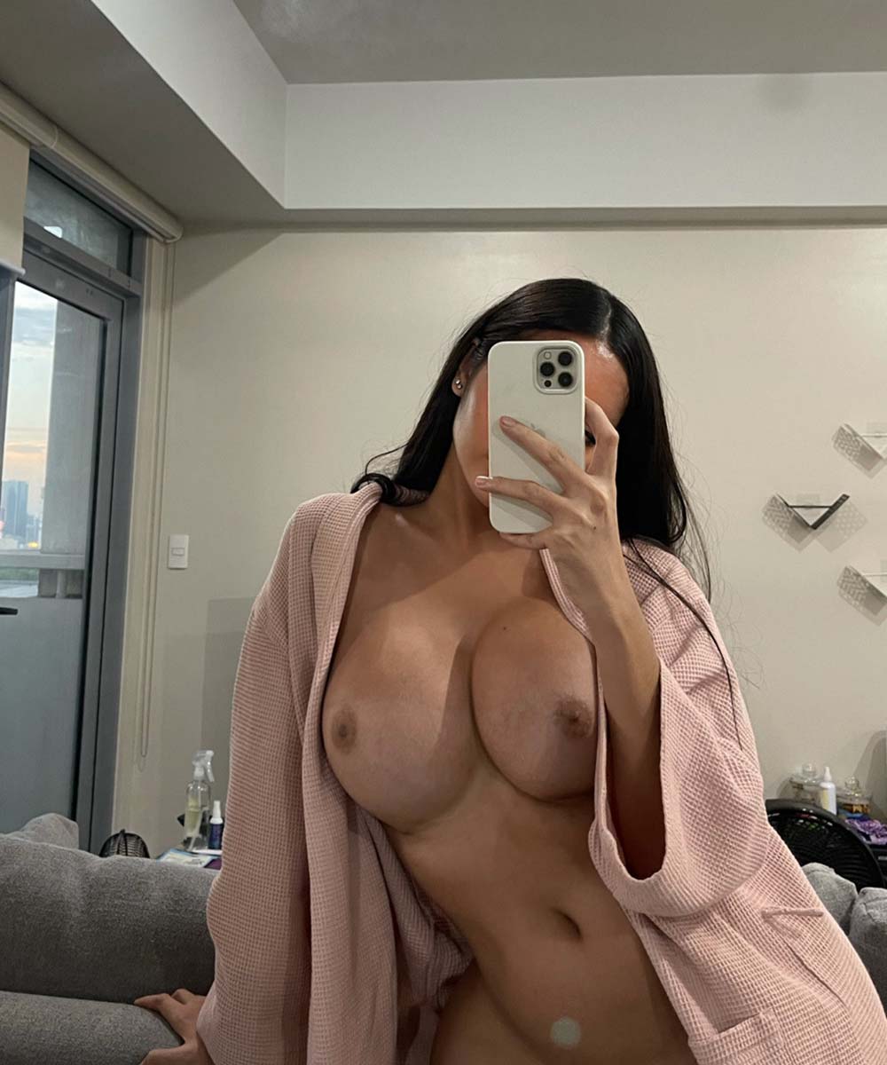 Angela Castellanos naked in An-Najaf