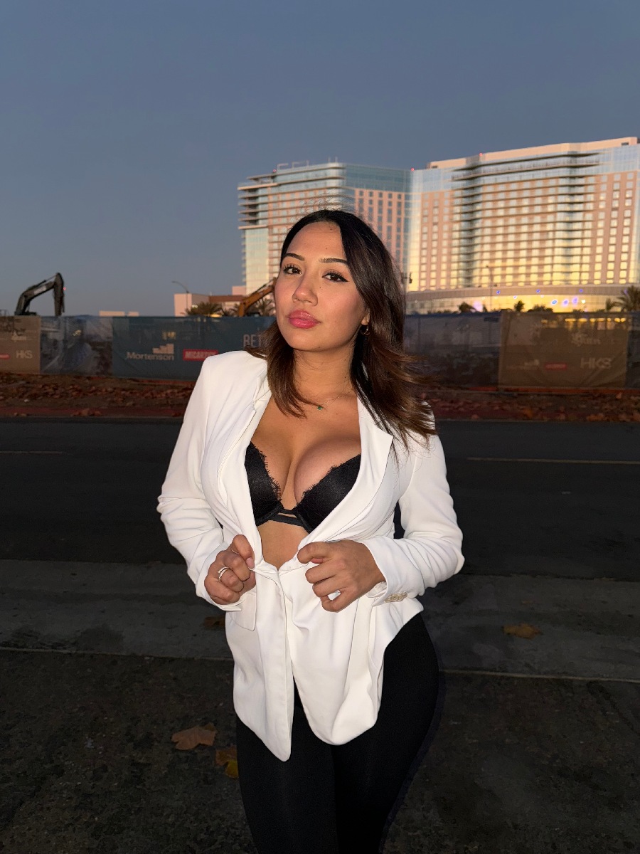 Take a pause and enjoy Ali Cruz — streaming from An-Najaf