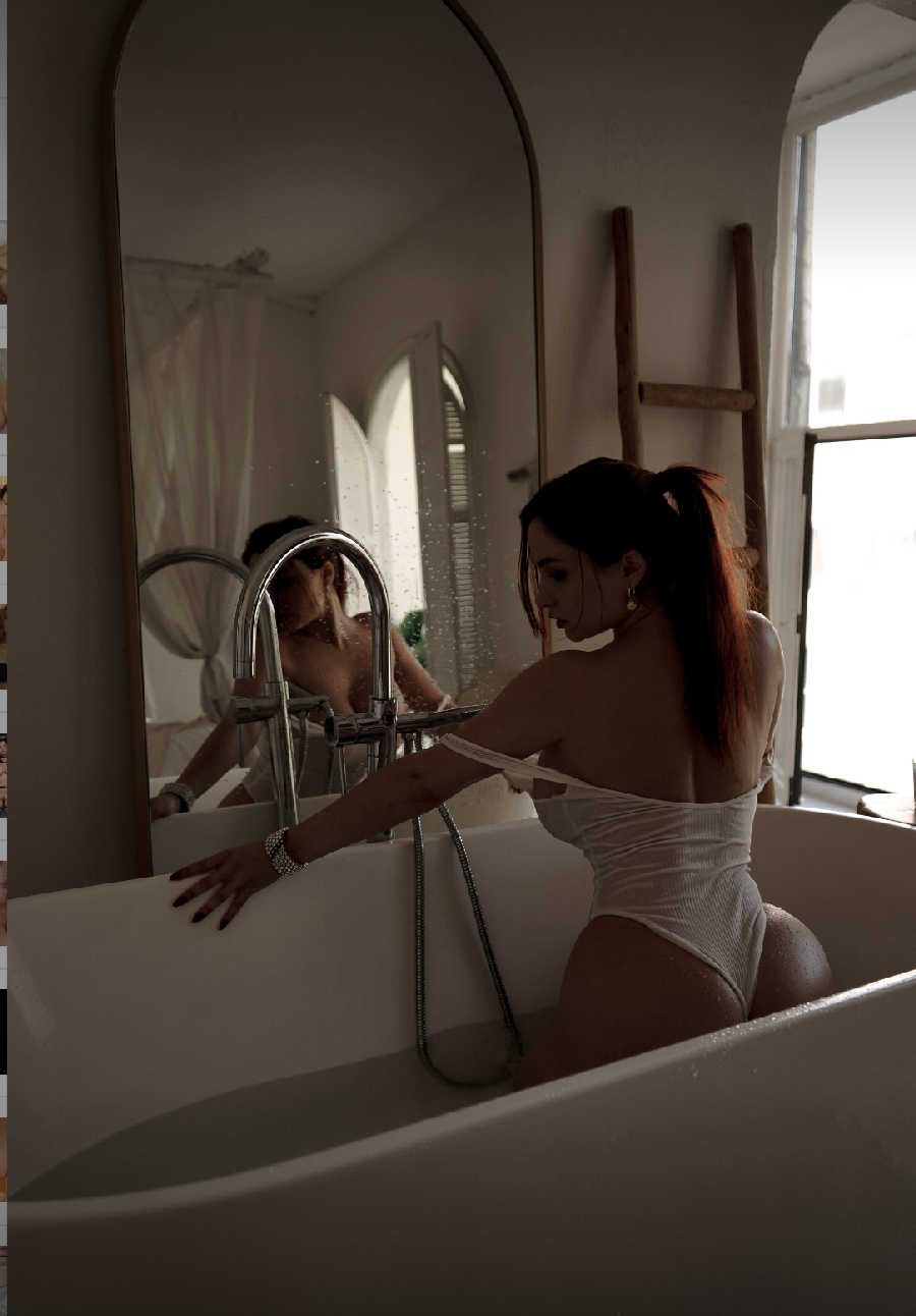 A playful frame from Miranda Faith nude — online in An-Najaf