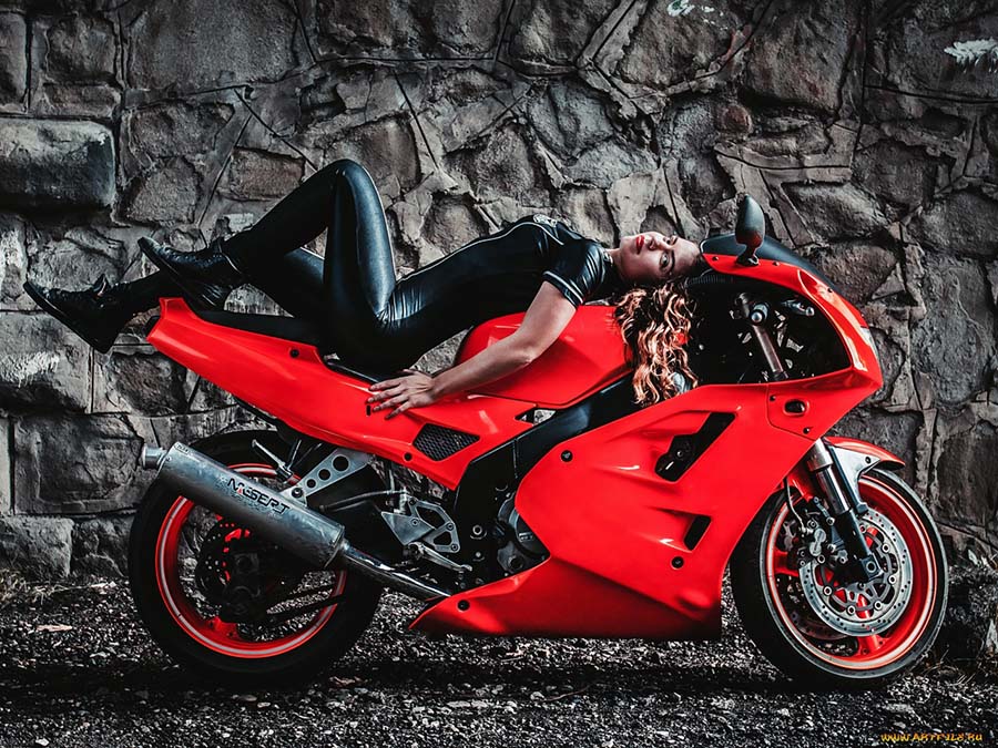 Beautiful girl Beautiful girls and motorcycles in An-Najaf
