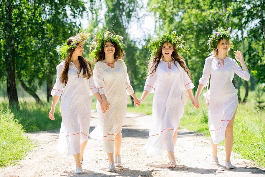 Slavic girls in An-Najaf