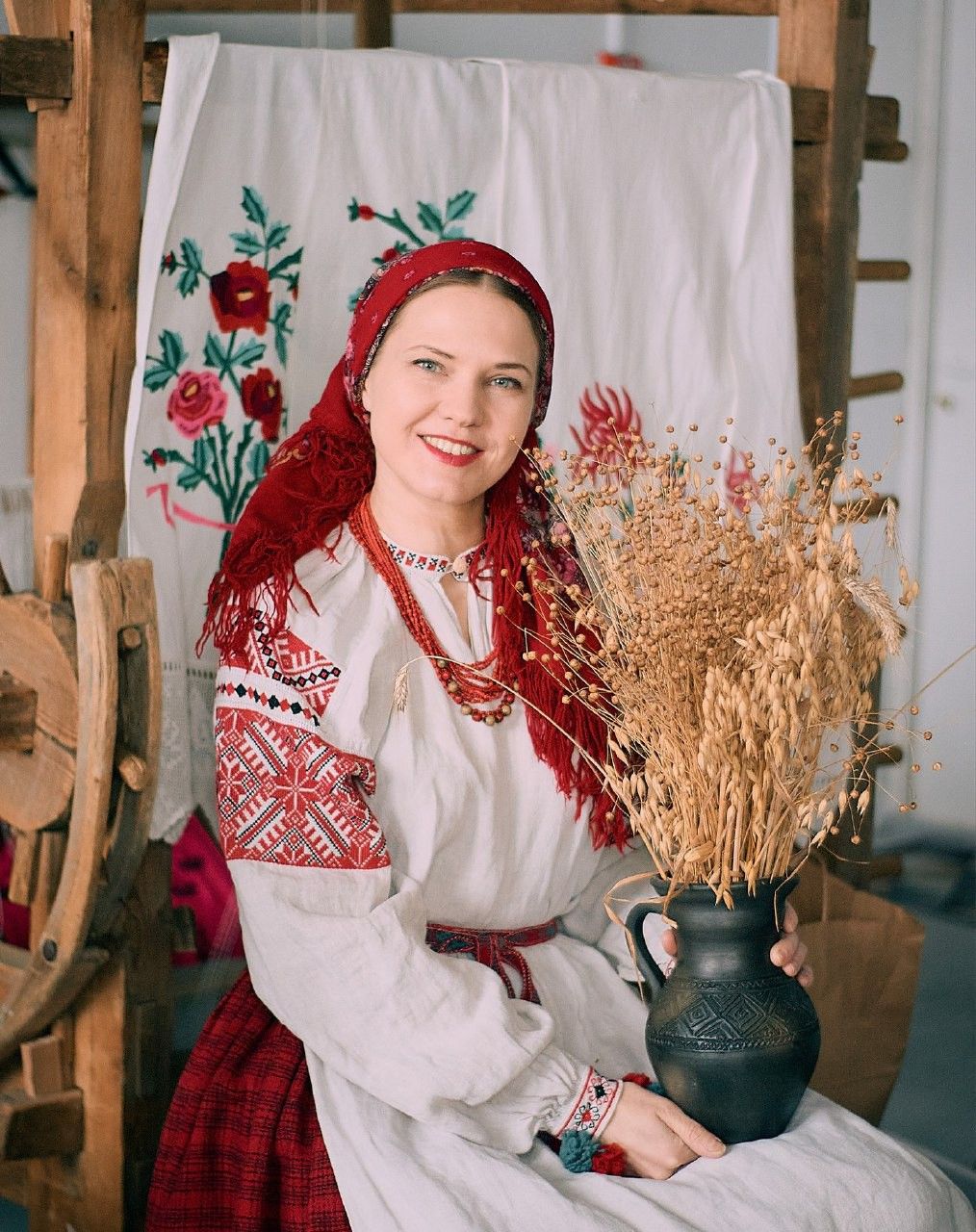 Women in Slavic costumes in An-Najaf