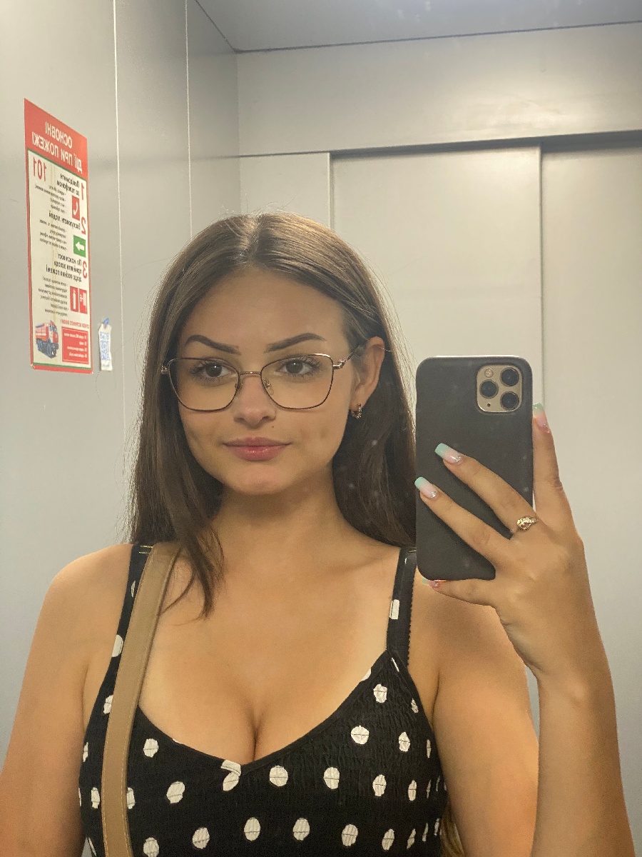 Sexy model Stacy in An-Najaf