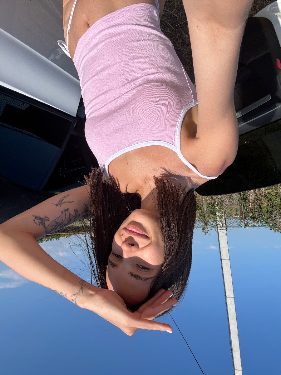 Sexy model Tina in An-Najaf